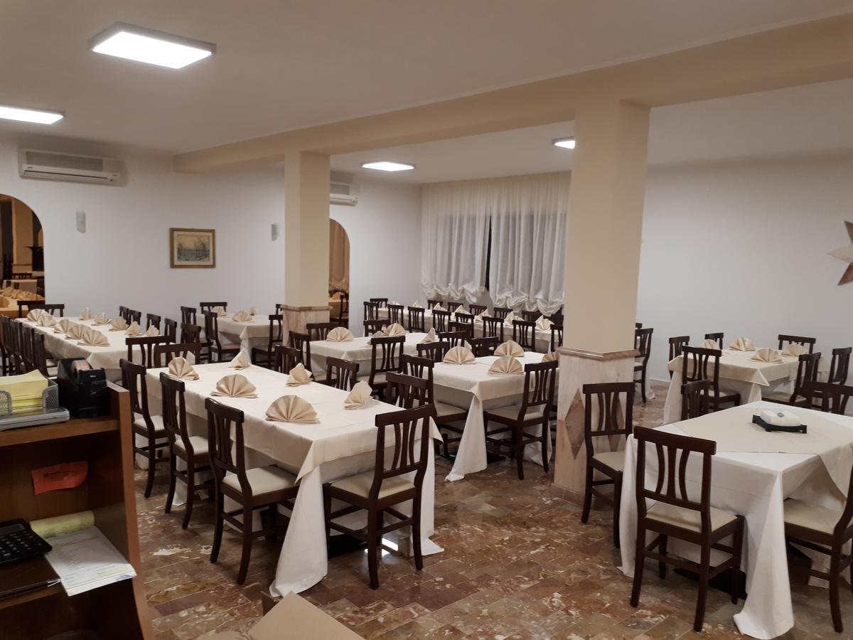 La Collinetta Sas Hotel Montazzoli ภายนอก รูปภาพ